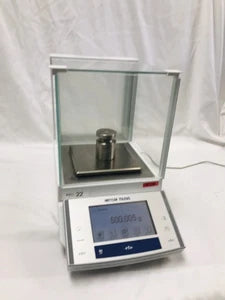Mettler Toledo XS603S Scale 610g Capacity x 1mg Readability with Charger Tested