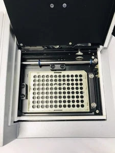 BioTek Microplate Reader ELX808 LBS ELX808IUBWI Power Up Good Condition