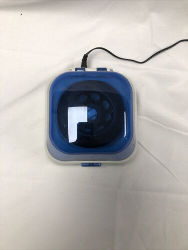 Labnet C1601 Mini Microcentrifuge Tested Working C1601-B Blue 6000 rpm