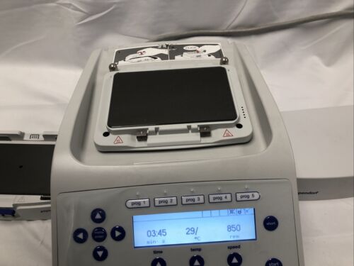 Eppendorf 5382 ThermoMixer C | Plates Adapter with Lid | Cooling Heating shaker