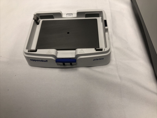 Eppendorf 5382 ThermoMixer C | Plates Adapter with Lid | Cooling Heating shaker