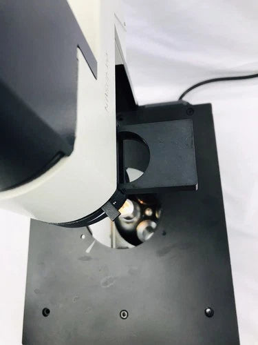 Leica - Leitz DM IL Inverted Phase Contrast Microscope With 4 Objectives DMIL