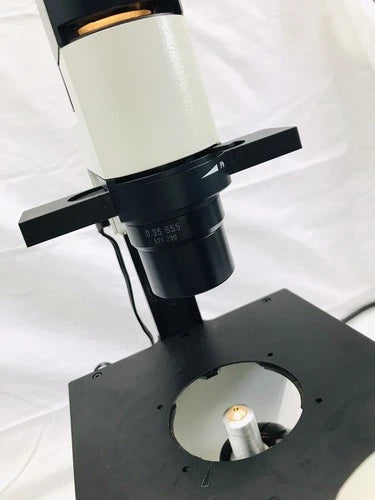 Leica - Leitz DM IL Inverted Phase Contrast Microscope With 4 Objectives DMIL