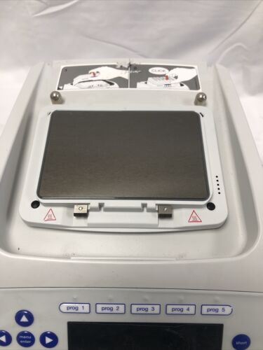 Eppendorf 5382 ThermoMixer C | Plates Adapter with Lid | Cooling Heating shaker