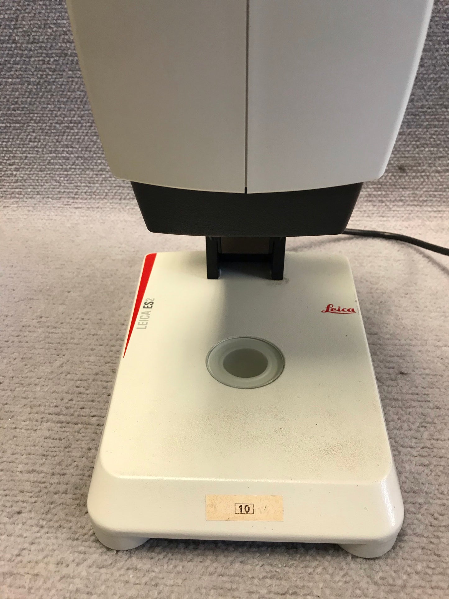 Leica ES2 Stereo Microscope with Stand and Two Lamps