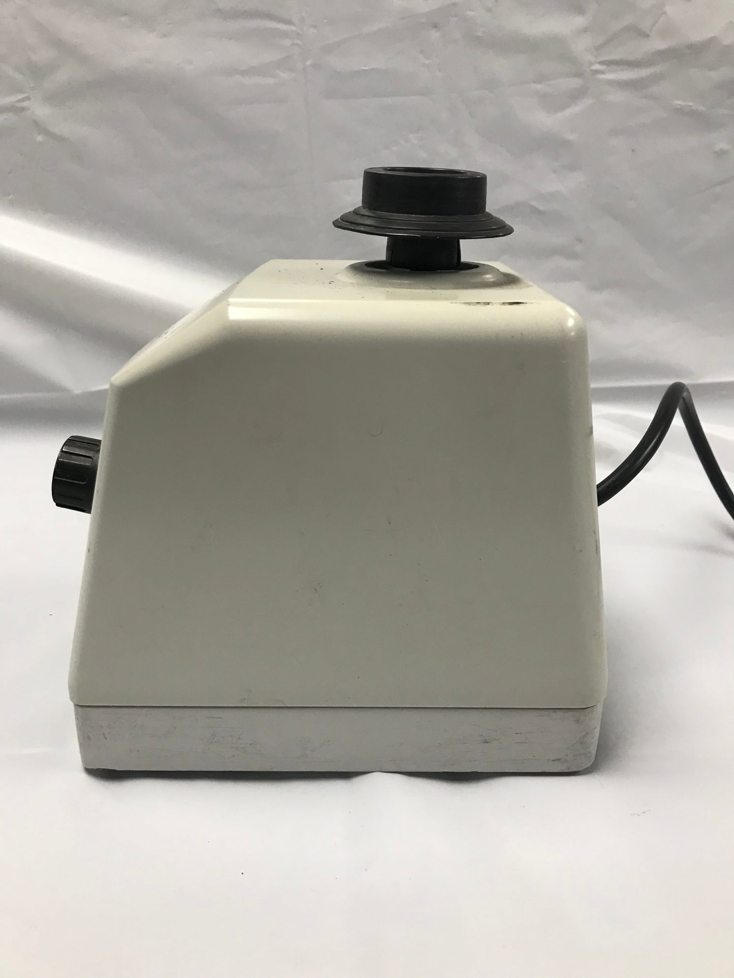 Labnet VX100 Vortex Mixer  Touch / Off / On Speed Controlled S0100