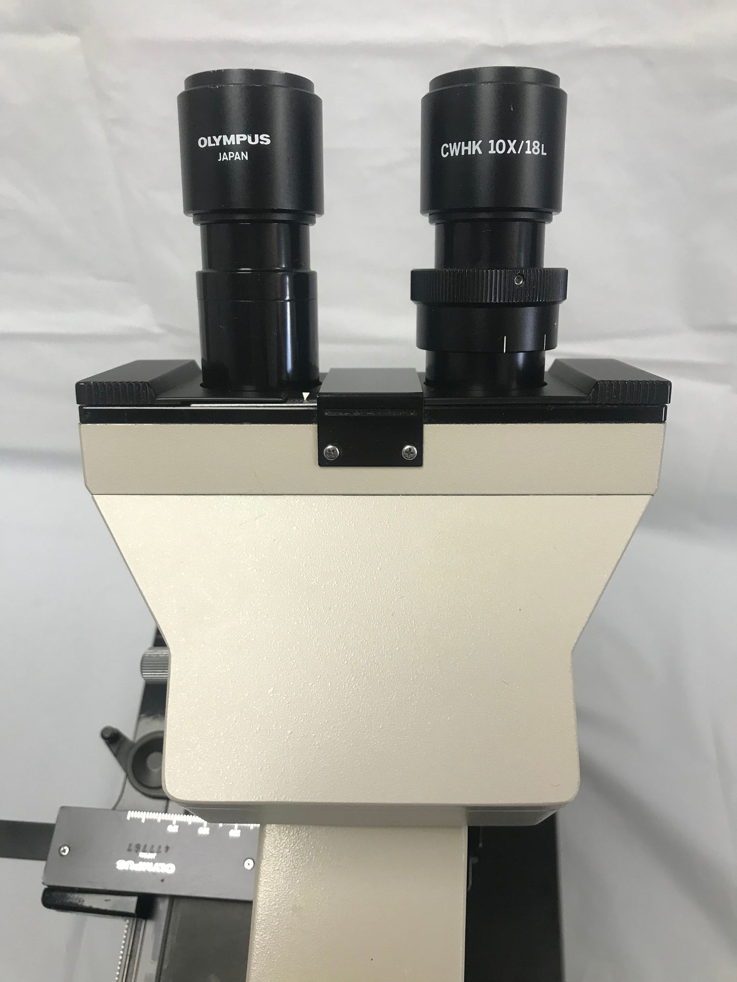 Olympus CH2 CH-2 Microscope 4 Objectives 4x 10x 40x & 100x & Lamp