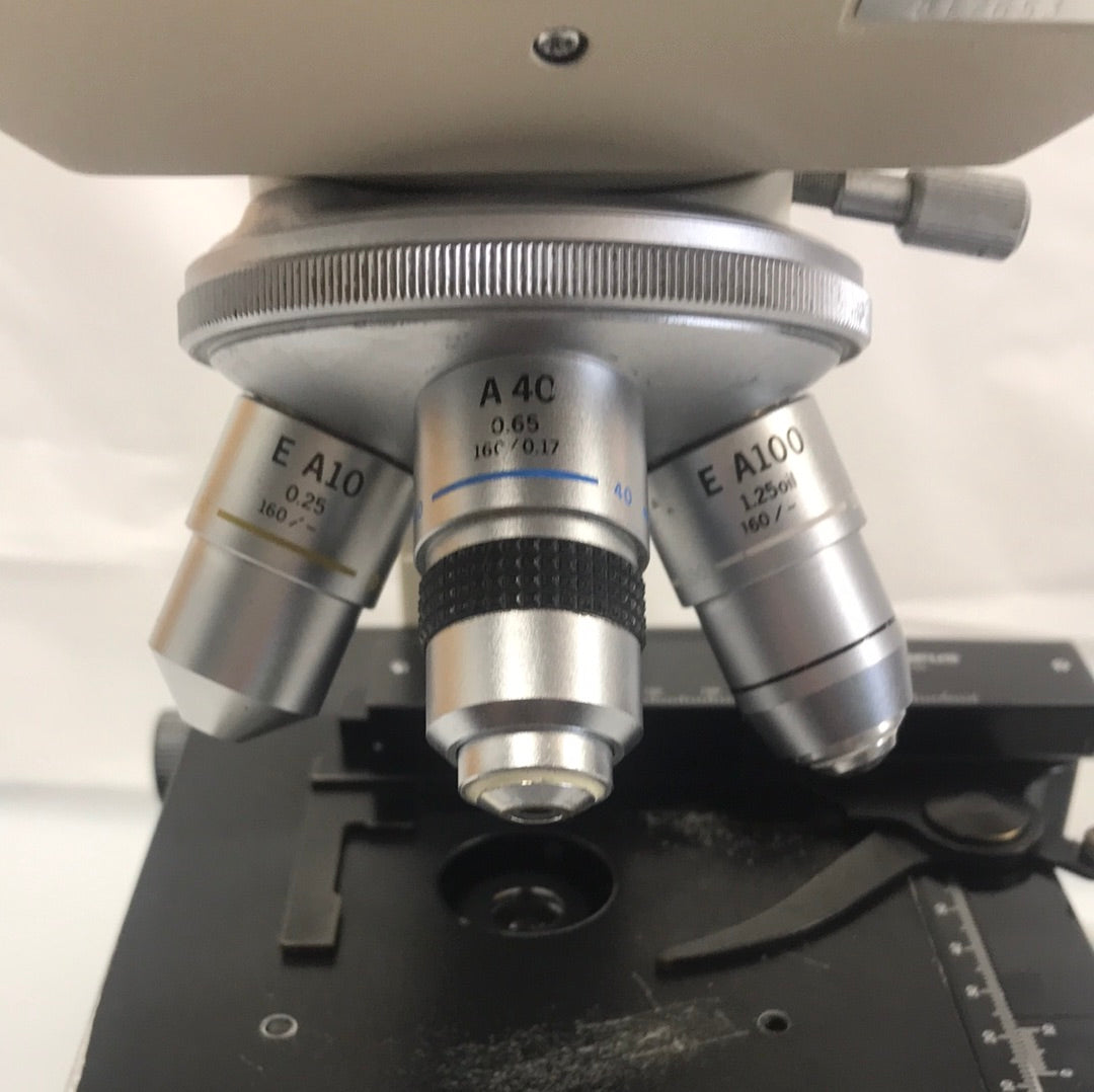 Olympus CH2 CH-2 Microscope 4 Objectives 4x 10x 40x & 100x & Lamp