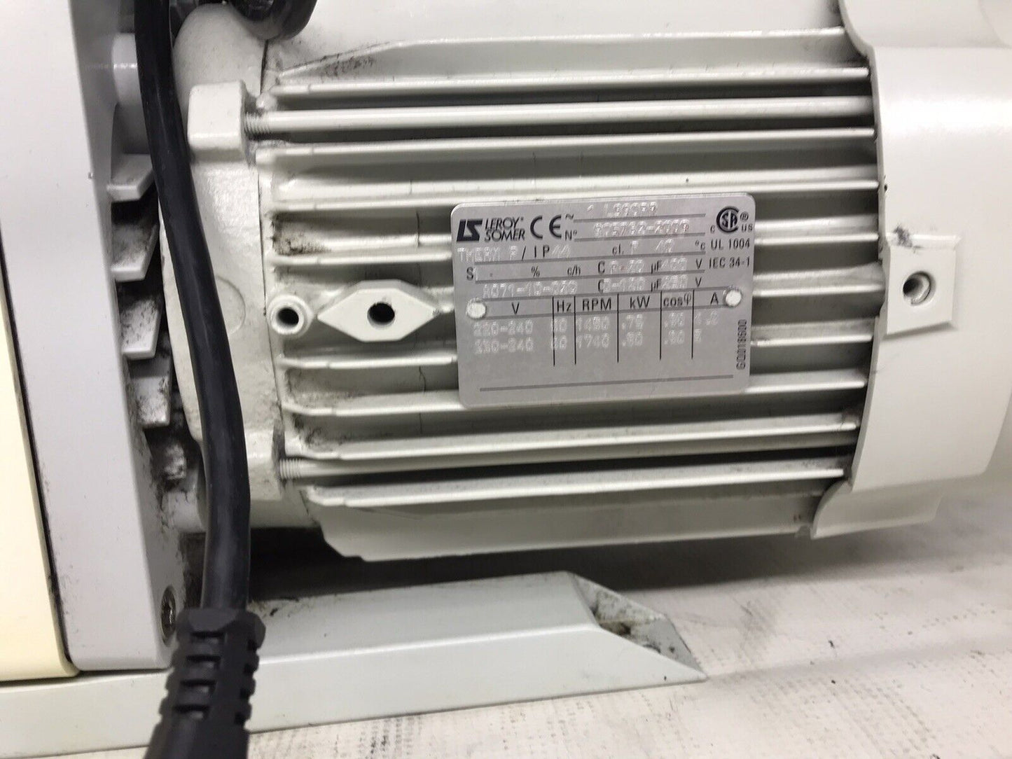 EDWARDS E2M30 Dual Stage Rotary Vane Vacuum Pump - TESTED warranty