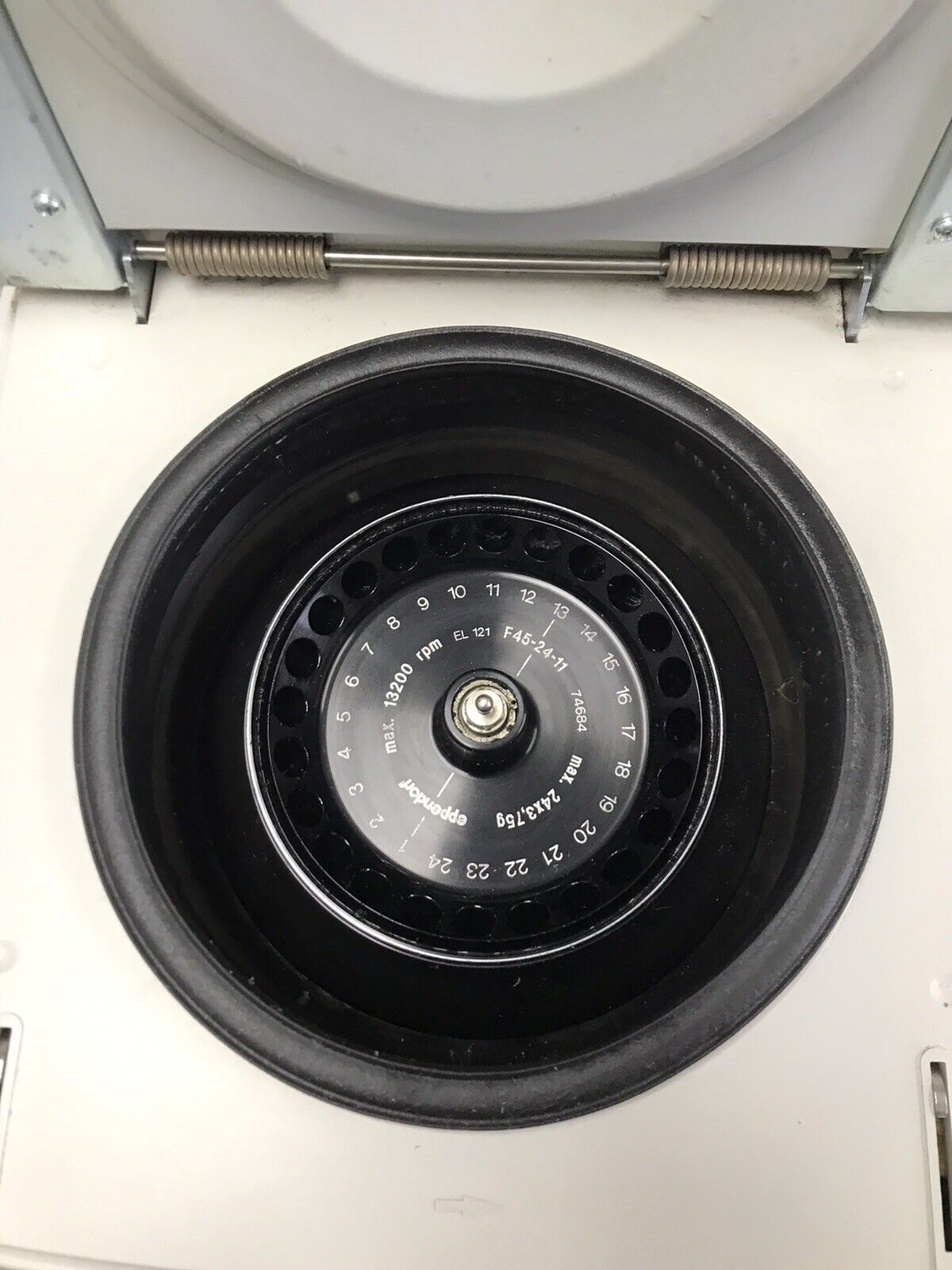 Eppendorf 5415R Refrigerated Centrifuge w/ F-45-24-11 Rotor for Parts Repair NPU