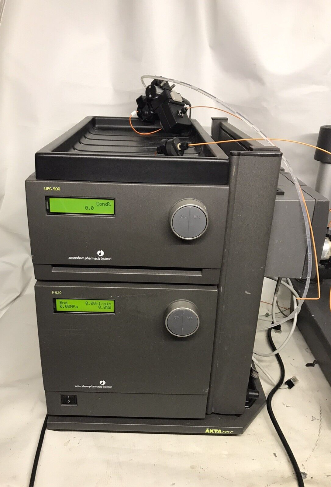 Amersham / GE AKTA FPLC System UPC-900 P-920 | Frac-950 INV-907 M-925 IV-908