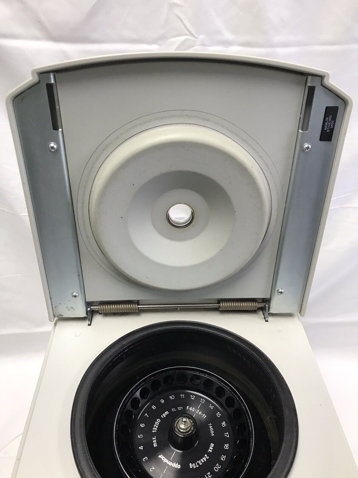 Eppendorf 5415R Refrigerated Centrifuge w/ F-45-24-11 Rotor for Parts Repair NPU