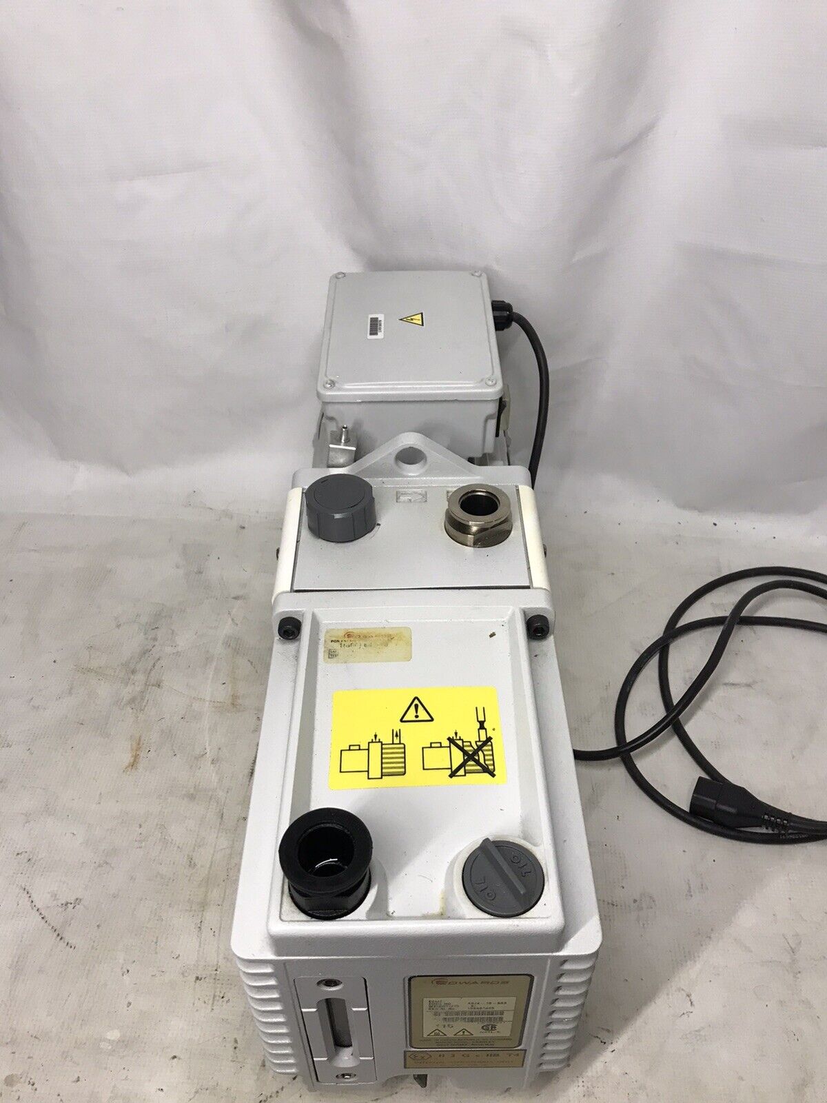 EDWARDS E2M30 Dual Stage Rotary Vane Vacuum Pump - TESTED warranty