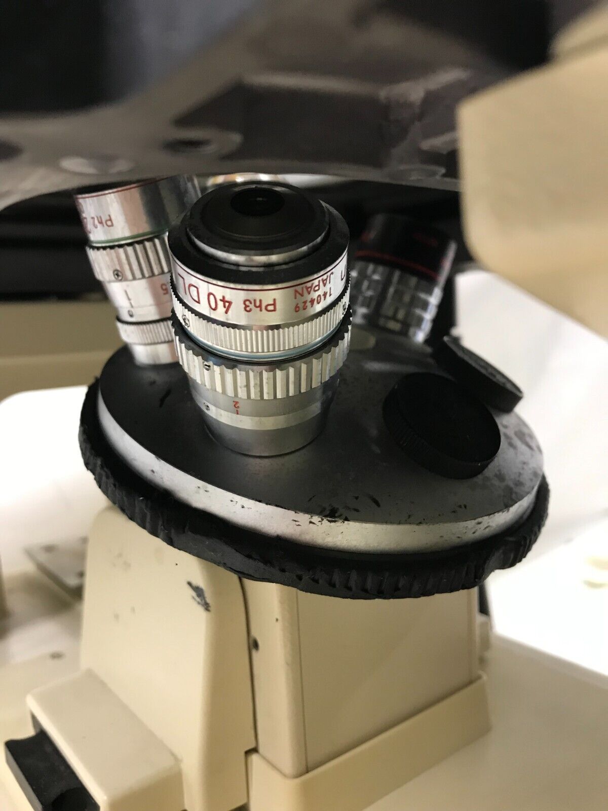 Nikon Diaphot 300 Inverted Phase Contrast Microscope w 4 Objectives