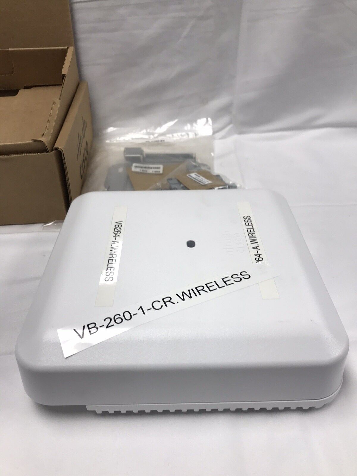 Cisco AIR-AP3802I-B-K9 Aironet 3802 Series Dual Band Wireless Access Point