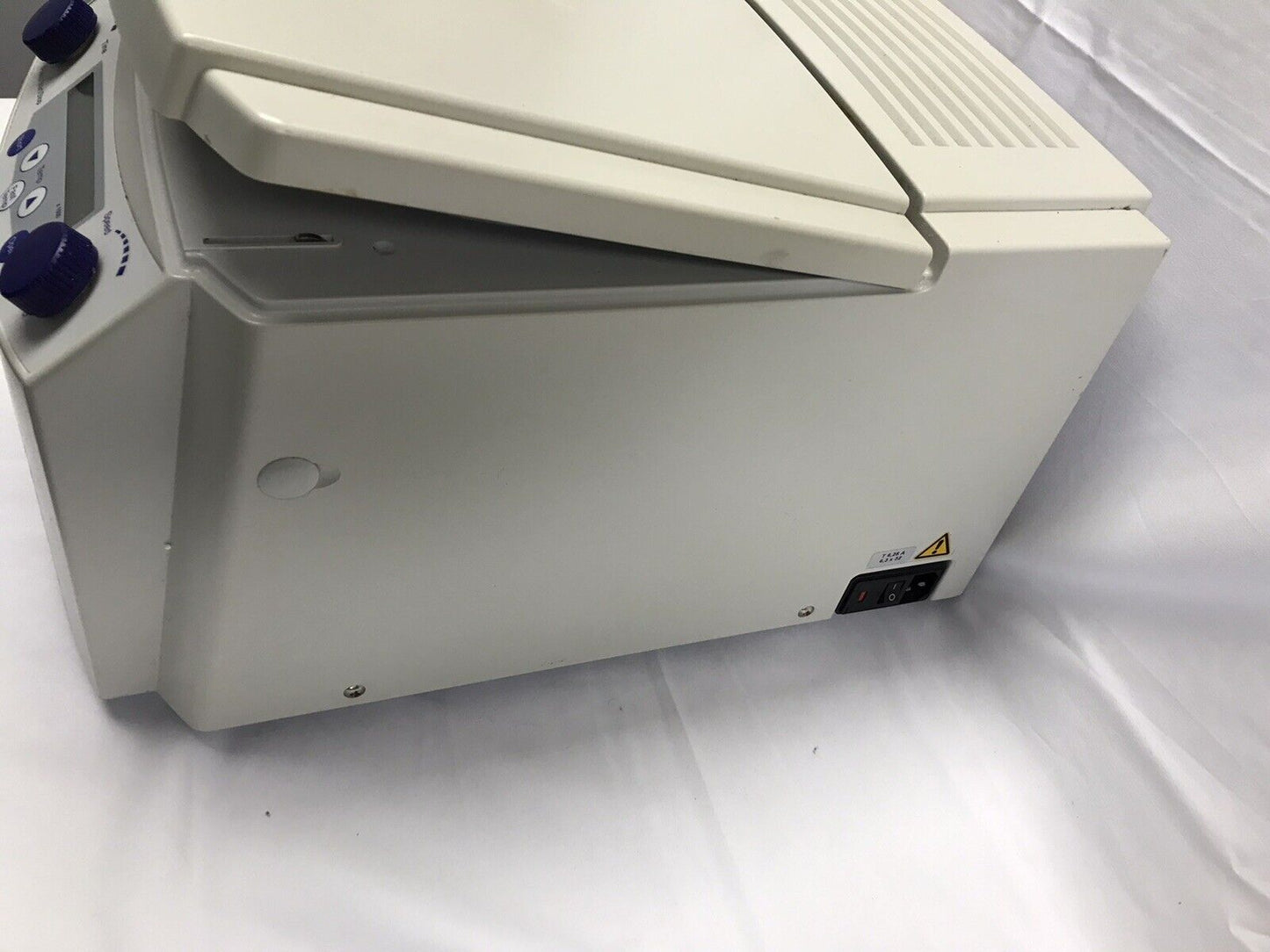 Eppendorf 5415R Refrigerated Centrifuge w/ F-45-24-11 Rotor for Parts Repair NPU
