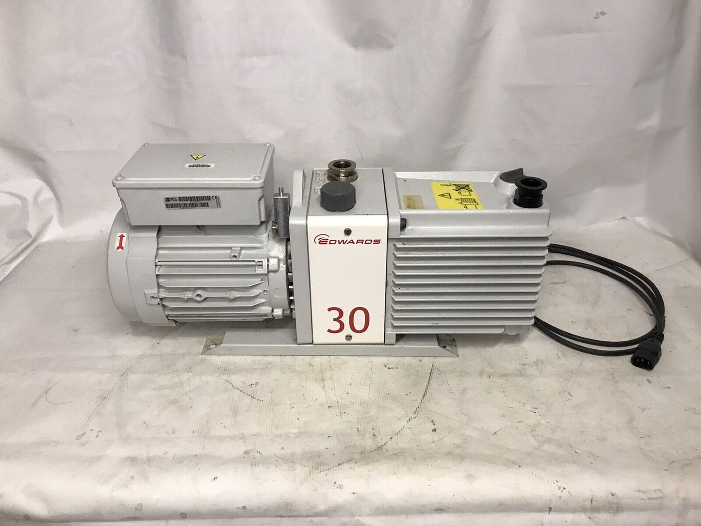 EDWARDS E2M30 Dual Stage Rotary Vane Vacuum Pump - TESTED warranty